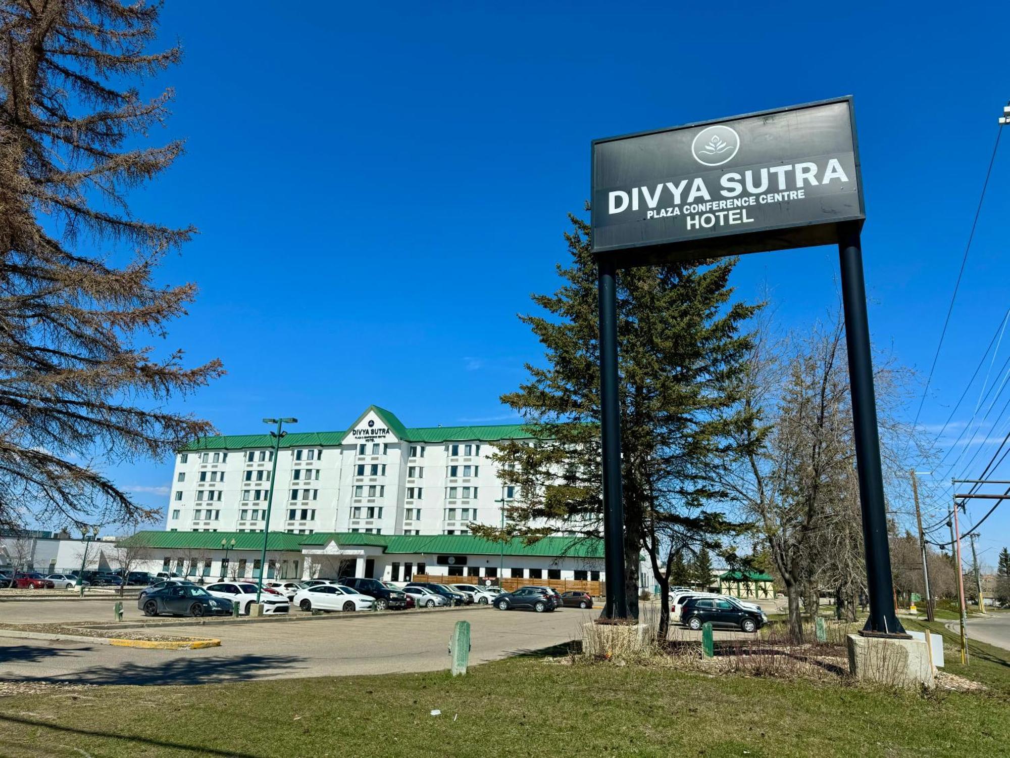 Hotel Divya Sutra Plaza And Conference Centre Calgary Airport Zewnętrze zdjęcie